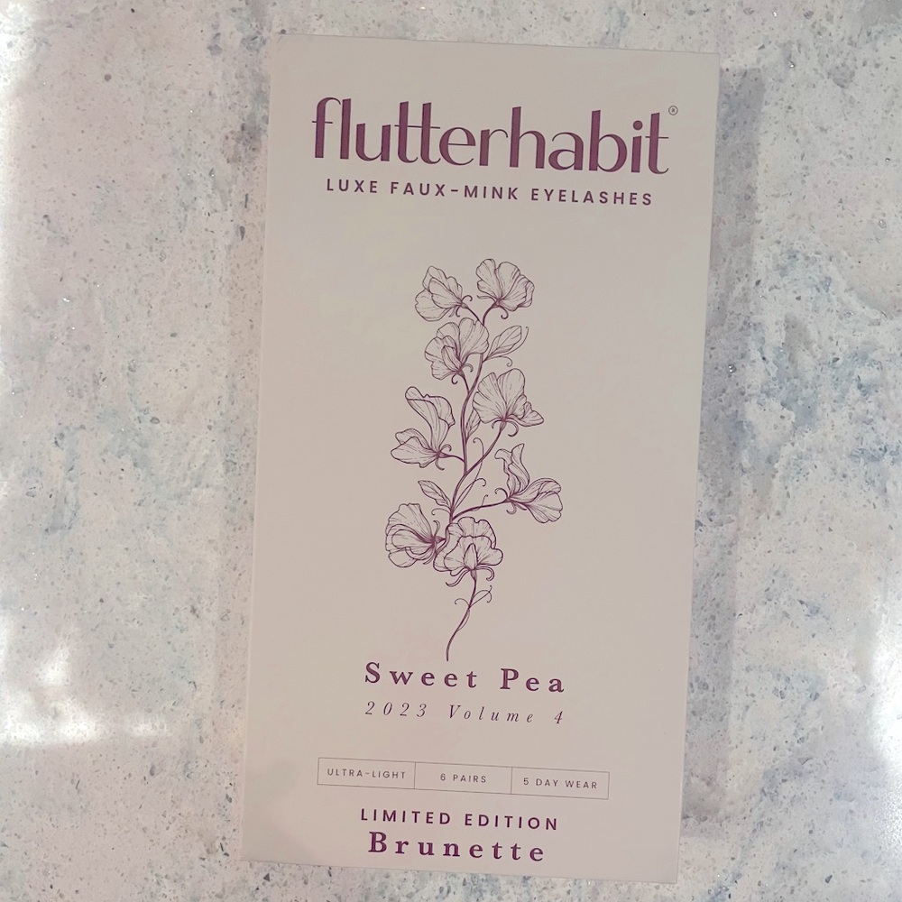 Flutterhabit LE Sweet Pea Brunette Box